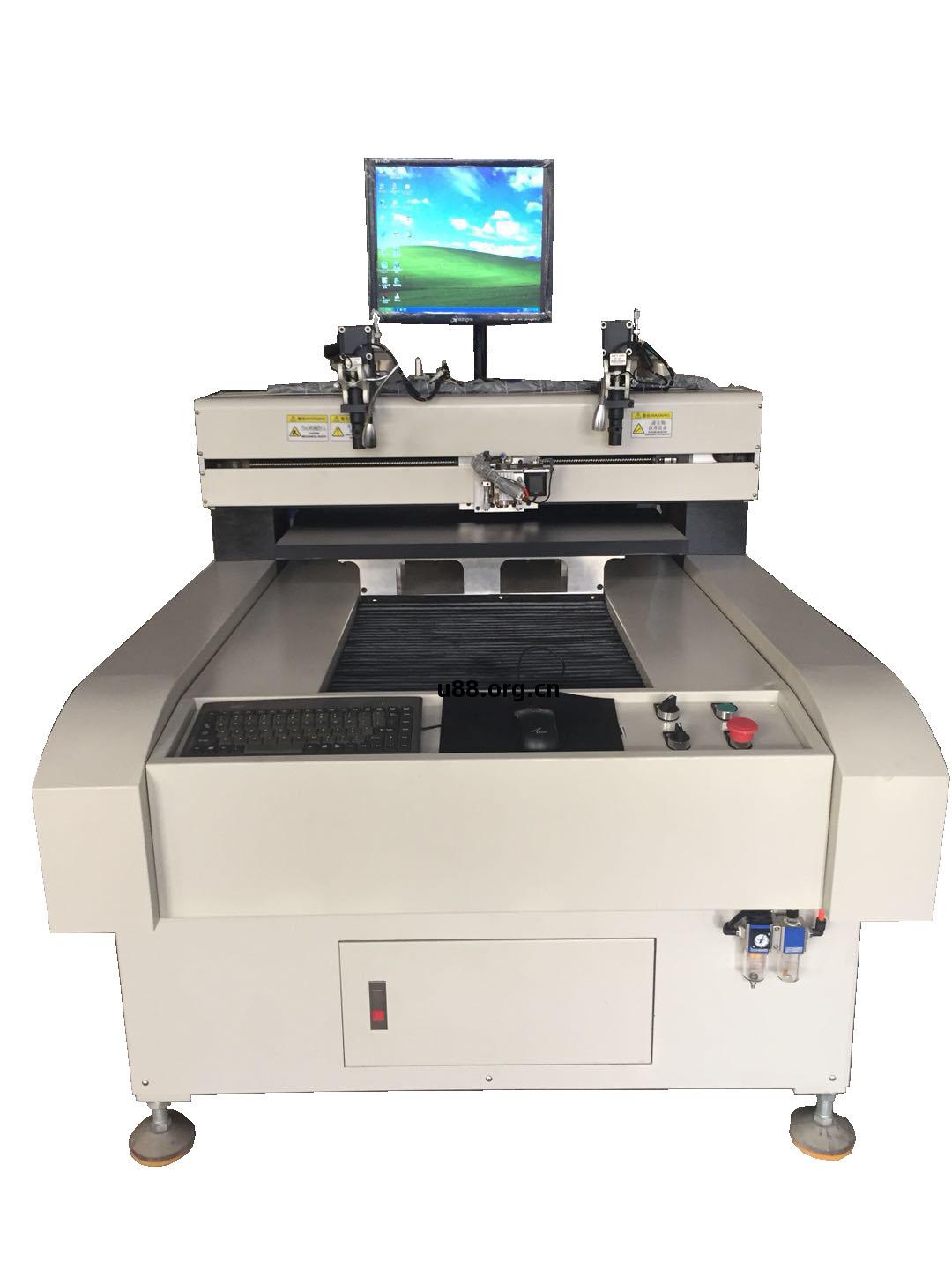 影響玻(bo)璃切割機(ji)費(fei)用的(de)因(yin)素究(jiu)竟又(you)有(you)哪(na)些(xie)?